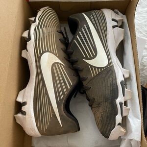 Nike Hyperdiamond 3 Keystone (GS) Black Softball Cleats / Size 5.5 Youth